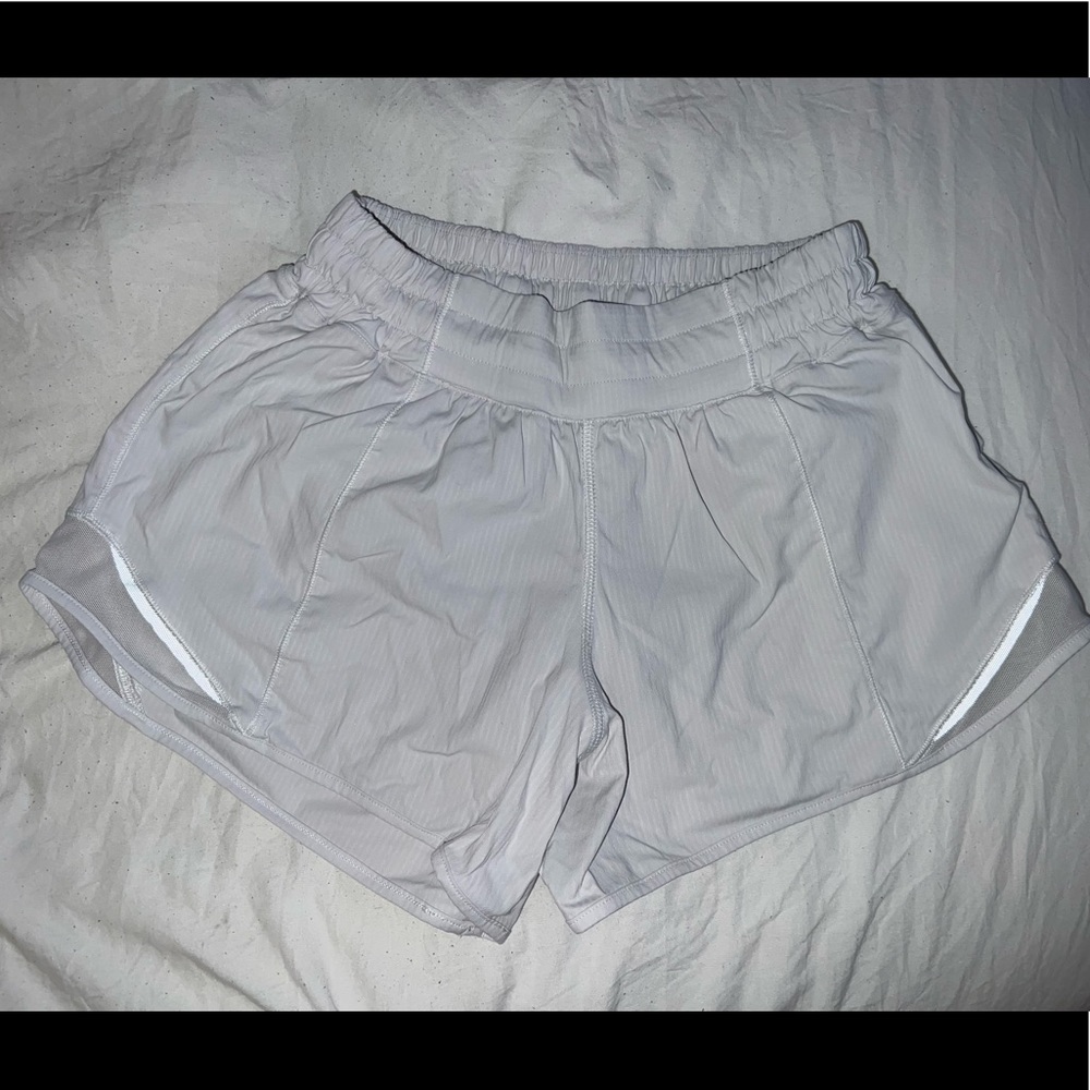 Lululemon hotty hot 4 inch shorts